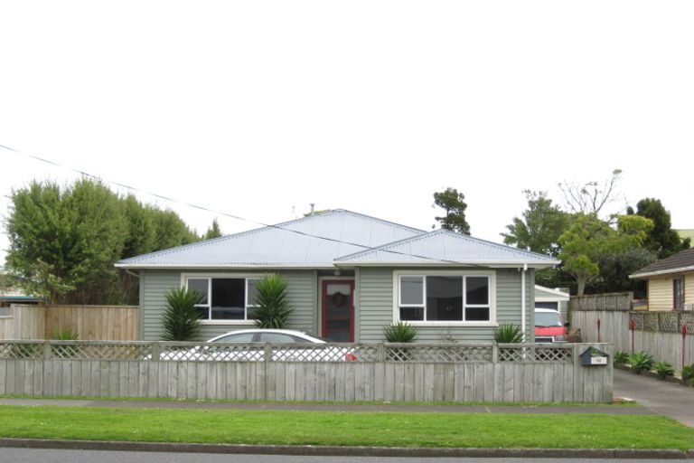 Photo of property in 38 Fitzroy Road, Fitzroy, New Plymouth, 4312