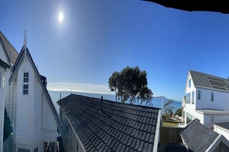 Photo of property in 59 Milford Road, Milford, Auckland, 0620