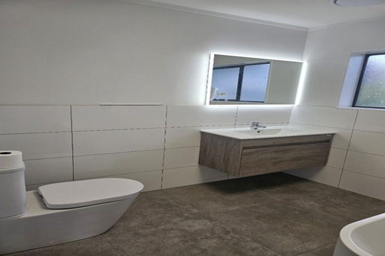 Photo of property in 2/12 Sherie Place, Howick, Auckland, 2014