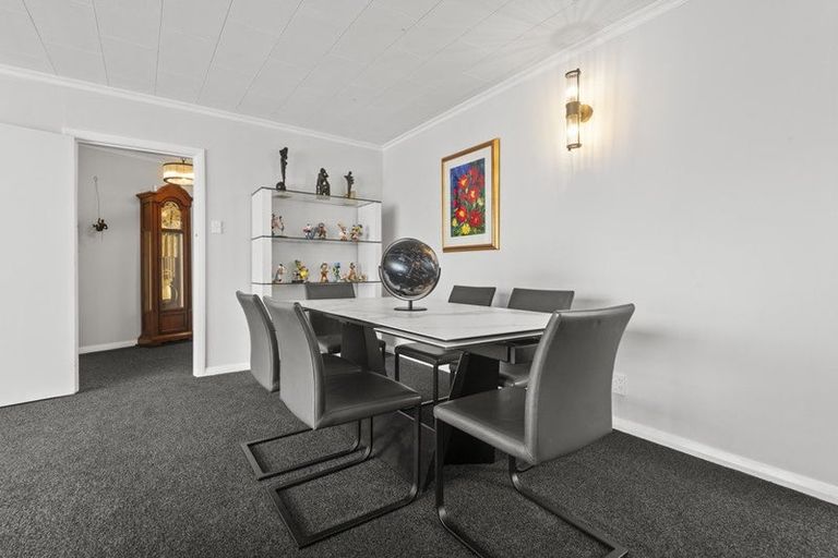 Photo of property in 2 Piper Place, Roslyn, Palmerston North, 4414