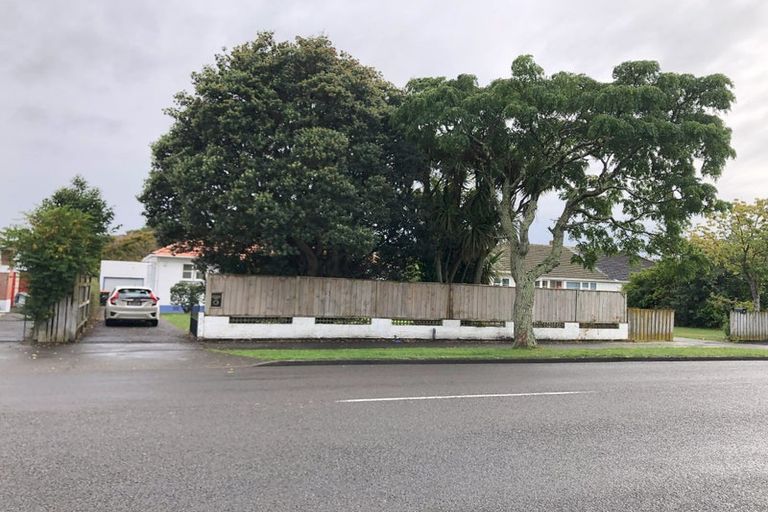 Photo of property in 15 Park Road, West End, Palmerston North, 4412