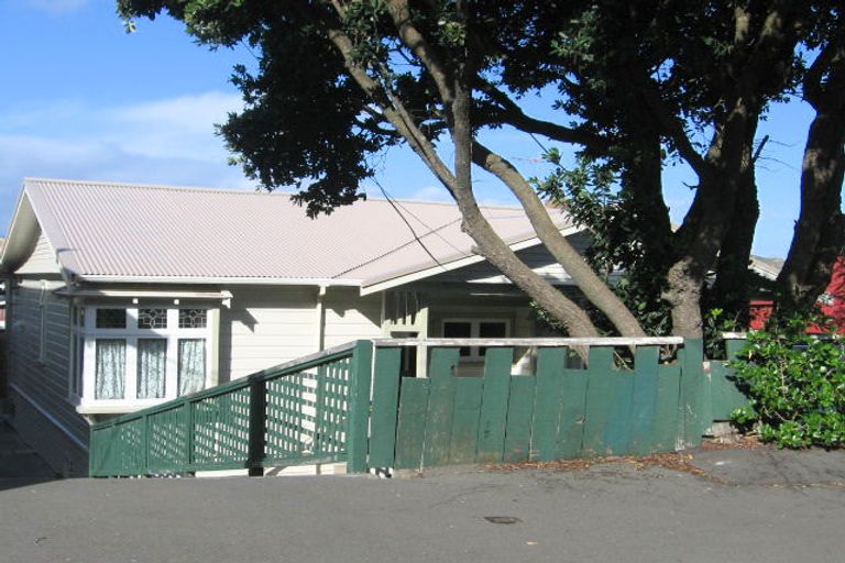 Photo of property in 65 Queens Drive, Lyall Bay, Wellington, 6022
