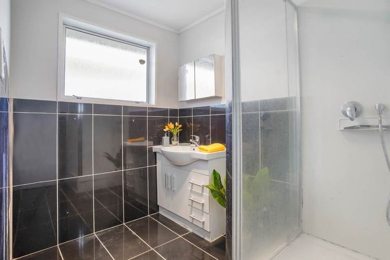 Photo of property in 1/42 Kenderdine Road, Papatoetoe, Auckland, 2025