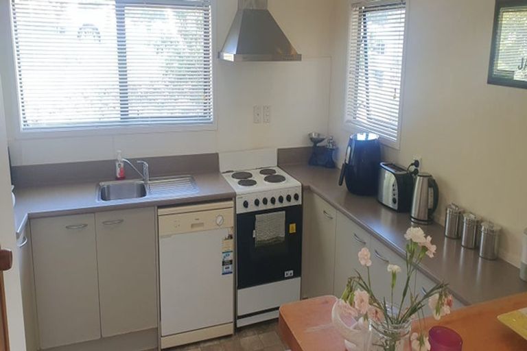 Photo of property in 12 Puketiro Place, Paihia, 0200