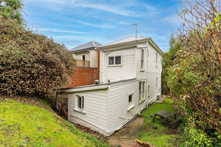 Photo of property in 100 Queen Street, North Dunedin, Dunedin, 9016