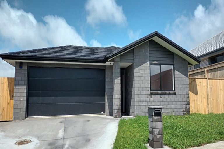 Photo of property in 8 Pouate Way, Waiuku, 2123