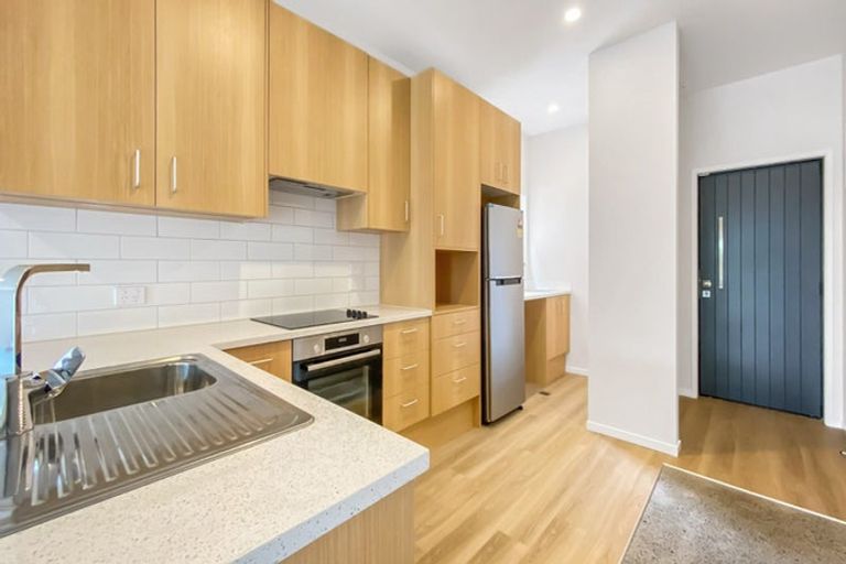 Photo of property in 5 Whakarato Way, Takanini, 2112