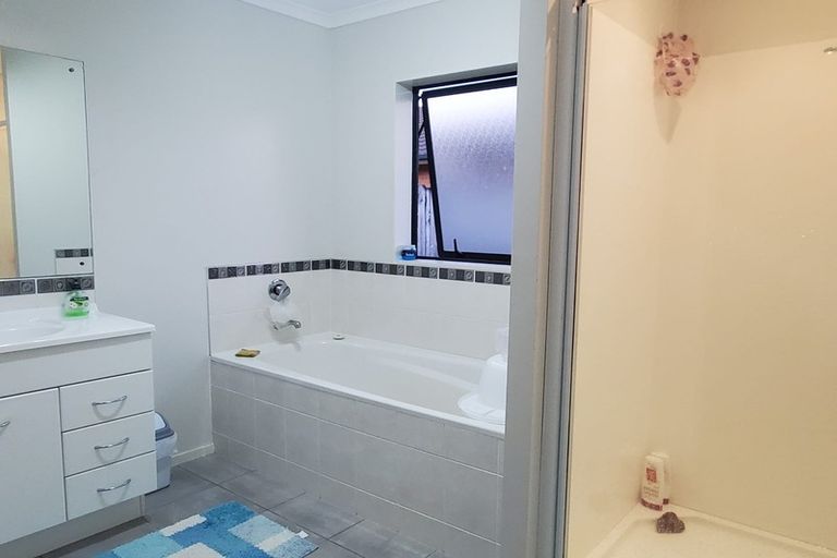 Photo of property in 27 Milson Drive, Papakura, 2110