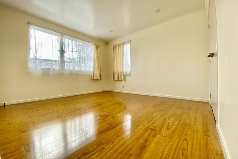Photo of property in 41 Sharland Avenue, Manurewa, Auckland, 2102