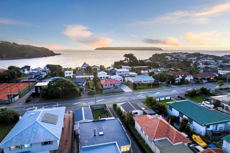 Photo of property in 13 Main Road, Titahi Bay, Porirua, 5022