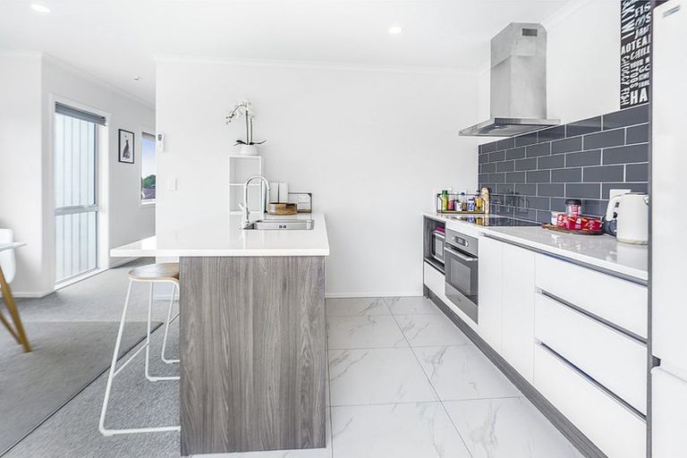 Photo of property in 12u1 Scotland Place, Hillcrest, Hamilton, 3216
