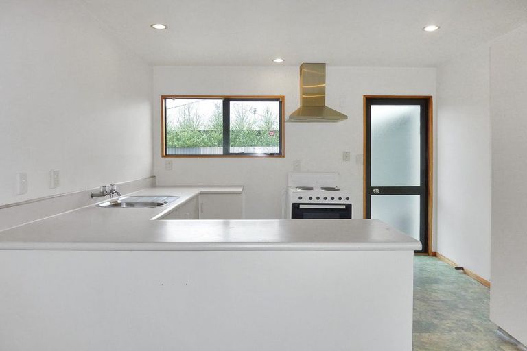 Photo of property in 37 Peverel Street, Riccarton, Christchurch, 8041