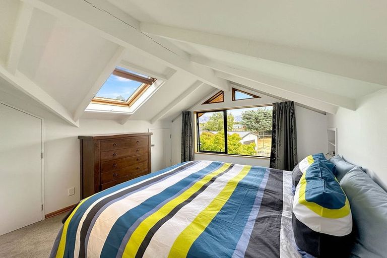 Photo of property in 32 Omahau Crescent, Twizel, 7901