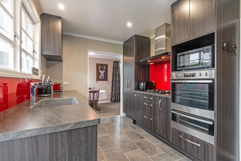 Photo of property in 88 Ruamahanga Crescent, Terrace End, Palmerston North, 4410