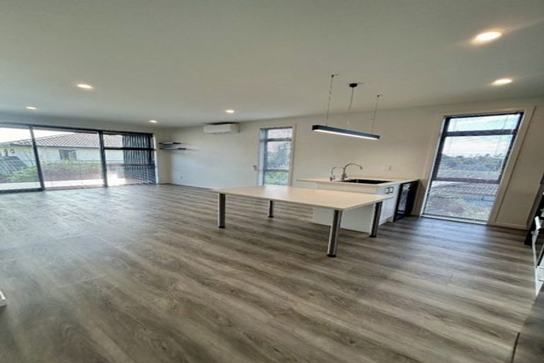 Photo of property in 40d Reeves Road, Pakuranga, Auckland, 2010