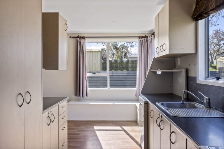Photo of property in 4 Guernsey Place, Fitzherbert, Palmerston North, 4410