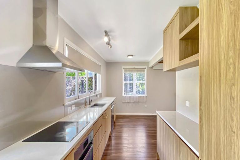 Photo of property in 6 Hughdene Place, Henderson, Auckland, 0610