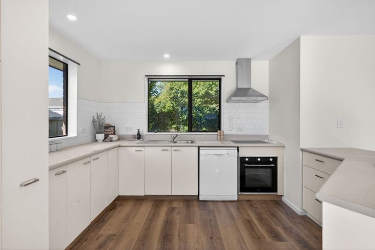 Photo of property in 2/8 Fovant Street, Russley, Christchurch, 8042