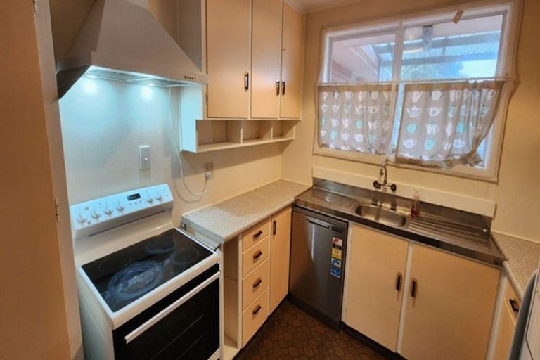 Photo of property in 14a Brixham Place, Merrilands, New Plymouth, 4312