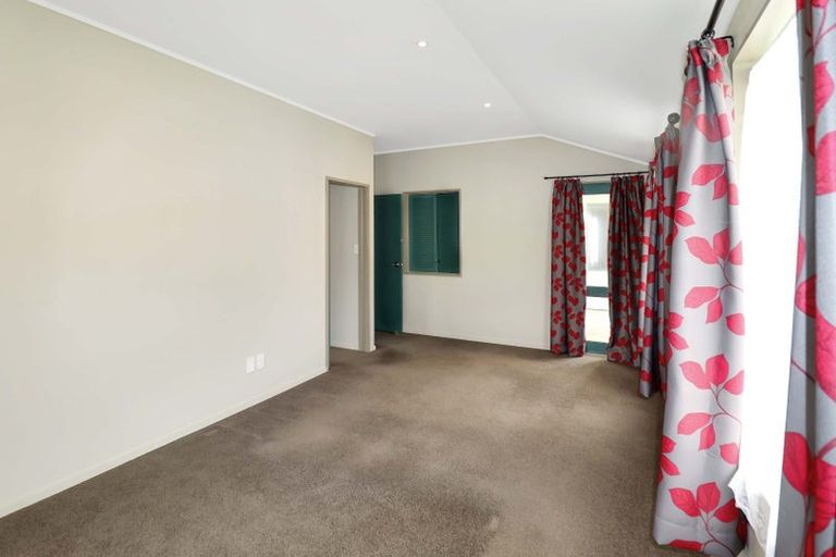 Photo of property in 10 Waverton Terrace, Churton Park, Wellington, 6037