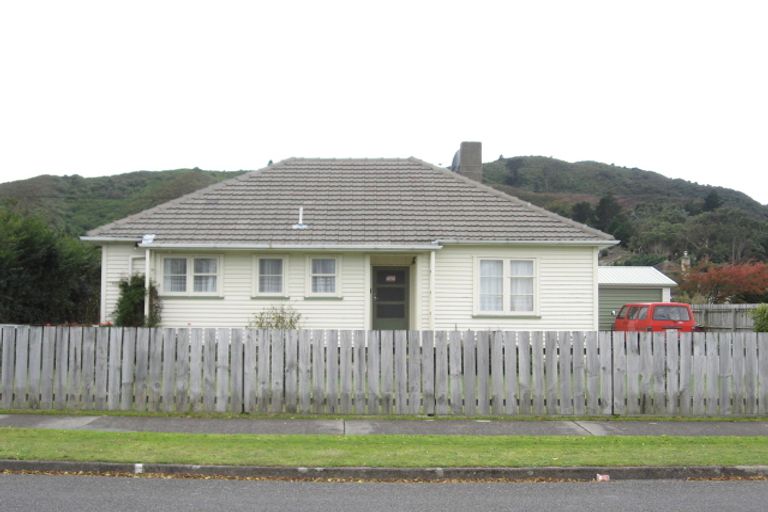 Photo of property in 2 Meldrum Street, Naenae, Lower Hutt, 5011