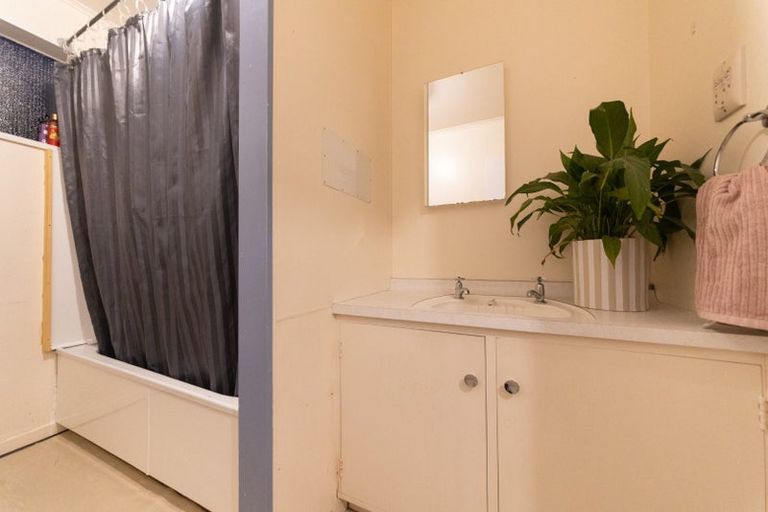 Photo of property in 1/115 Victoria Avenue, Hokowhitu, Palmerston North, 4410