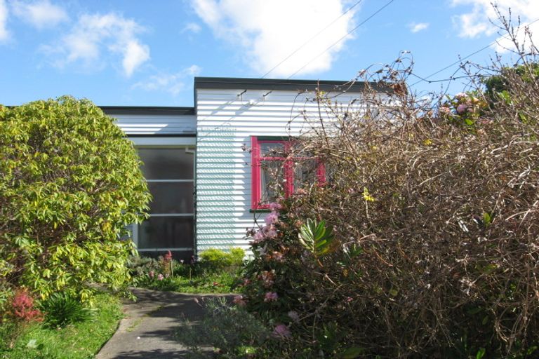 Photo of property in 64 Bledisloe Crescent, Wainuiomata, Lower Hutt, 5014