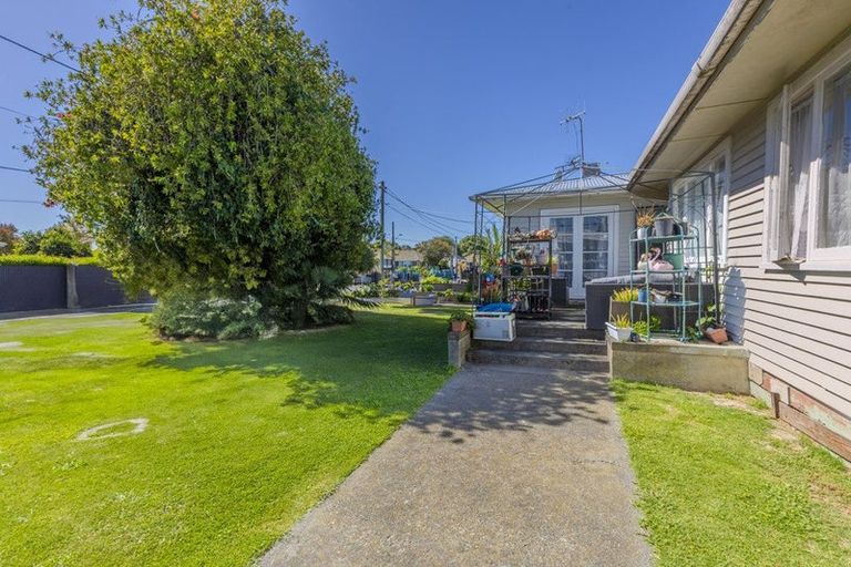 Photo of property in 17 Gilray Avenue, Maraenui, Napier, 4110