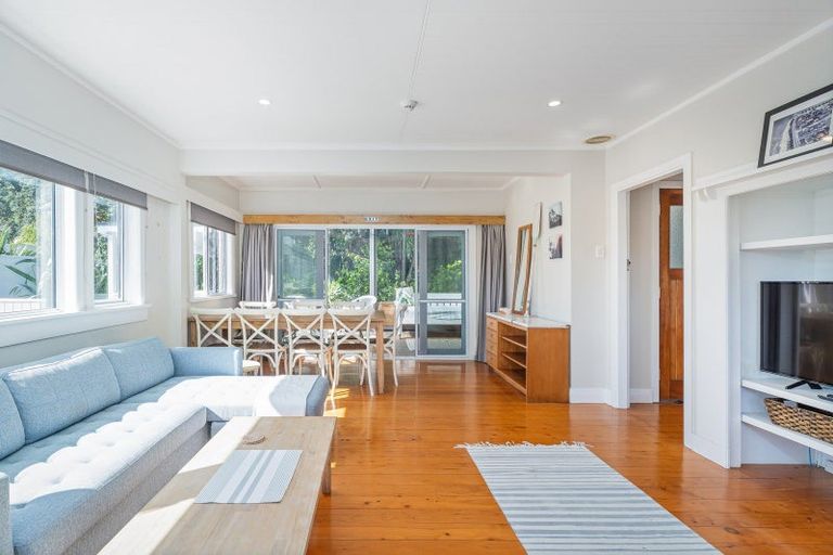 Photo of property in 18 Black Jack Road, Kuaotunu, Whitianga, 3592