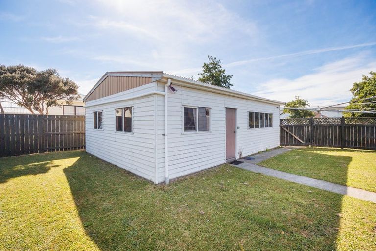 Photo of property in 61 Hillcrest Drive, Kelvin Grove, Palmerston North, 4414