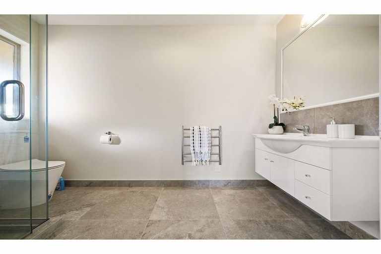 Photo of property in 4 Mollymawk Place, Woolston, Christchurch, 8023