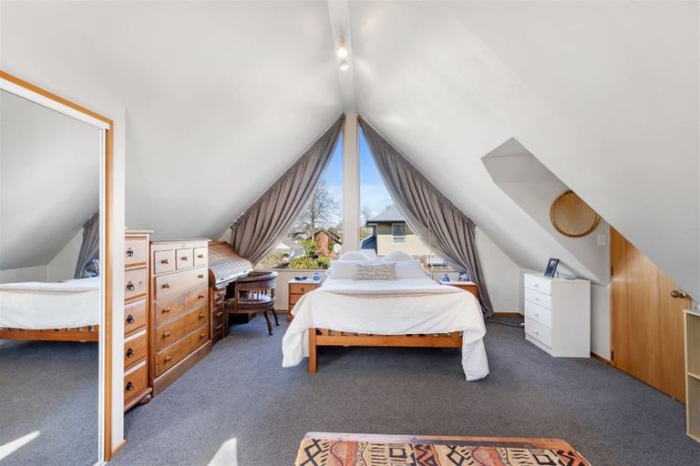 Photo of property in 12 Greystoke Lane, Avonhead, Christchurch, 8042