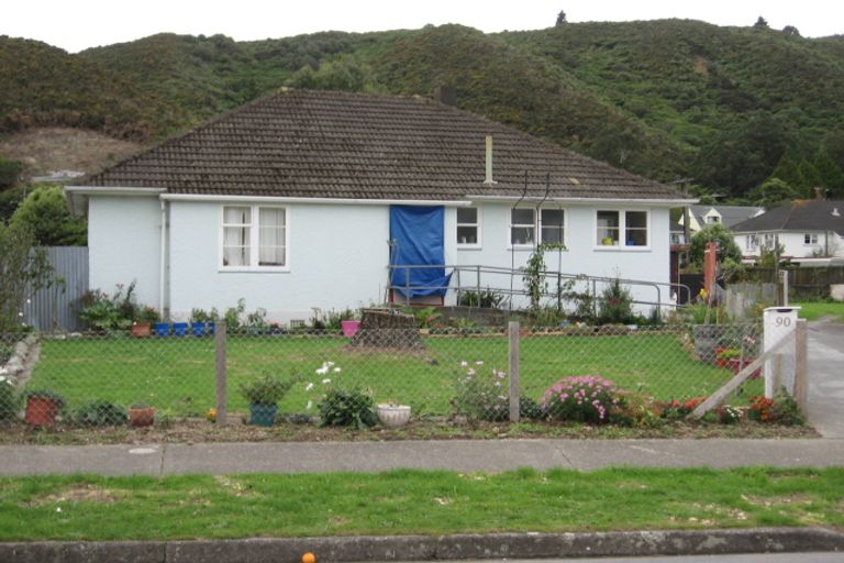 Photo of property in 90 Hewer Crescent, Naenae, Lower Hutt, 5011