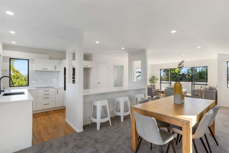 Photo of property in 3/22 Arcadia Crescent, Bayview, Auckland, 0629