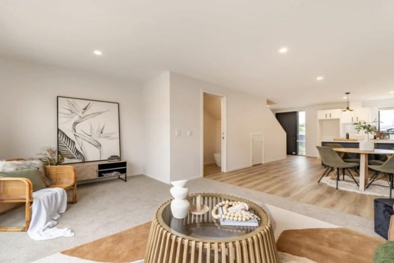Photo of property in 43 Pipi Place, Levin, 5510