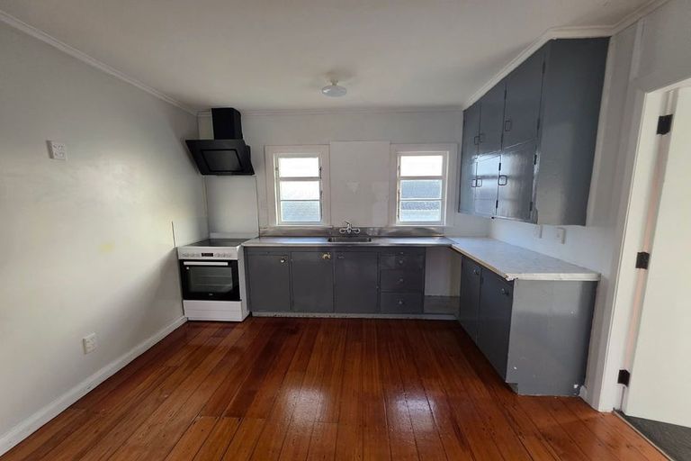 Photo of property in 16 Manuka Street, Hokowhitu, Palmerston North, 4410