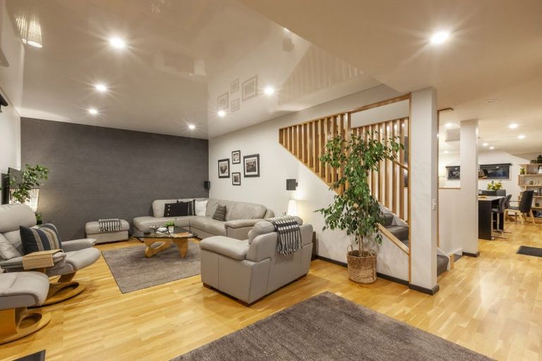 Photo of property in 101 Kakariki Grove, Waikanae, 5036