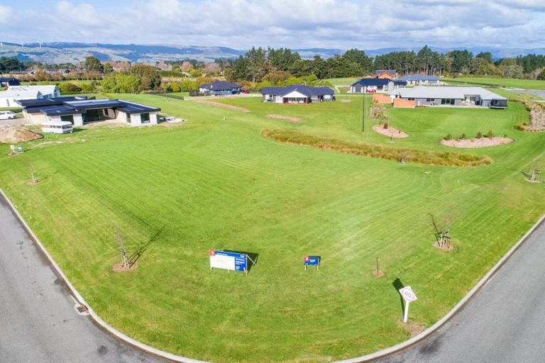 Photo of property in 75 Hartwell Drive, Kelvin Grove, Palmerston North, 4470