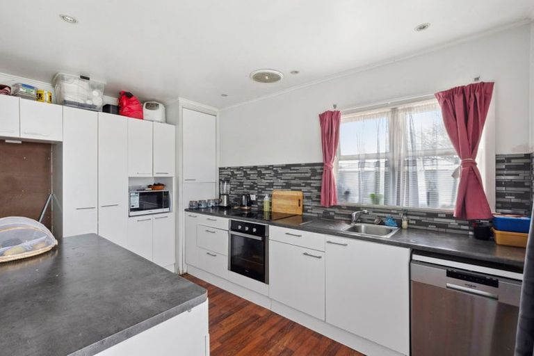 Photo of property in 1/170 Old Wairoa Road, Papakura, 2110