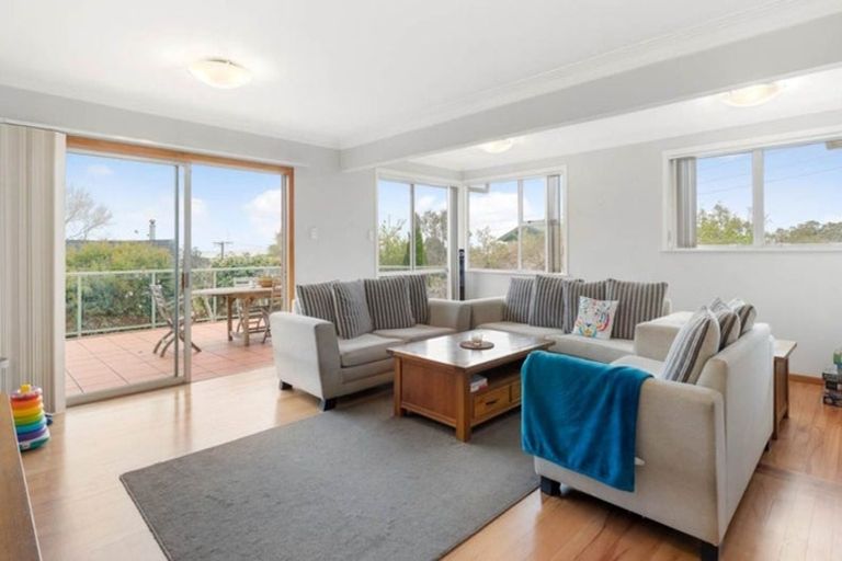 Photo of property in 30 Lyndhurst Road, Te Atatu South, Auckland, 0610