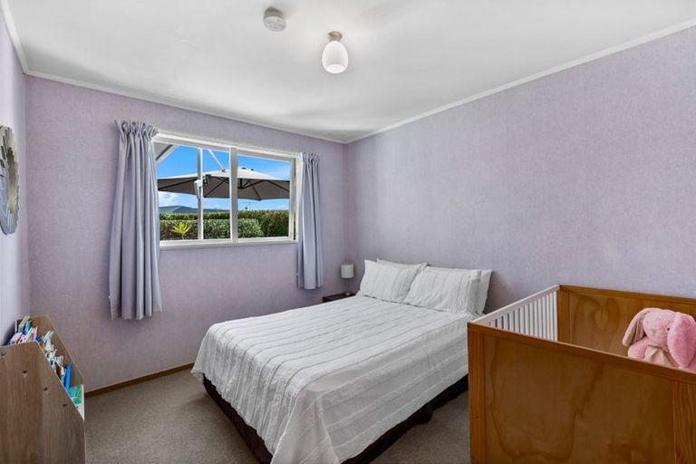 Photo of property in 114a Mcleod Road, Te Atatu South, Auckland, 0610