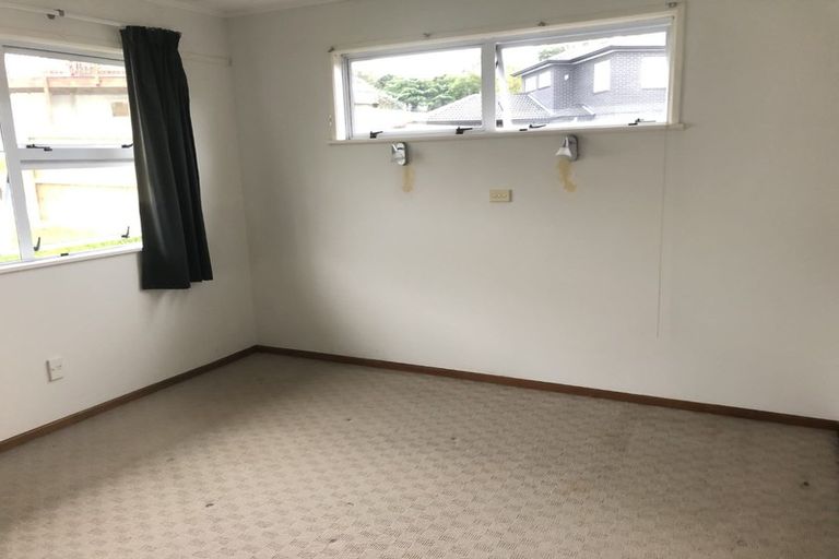 Photo of property in 7 Nielsen Place, Massey, Auckland, 0614