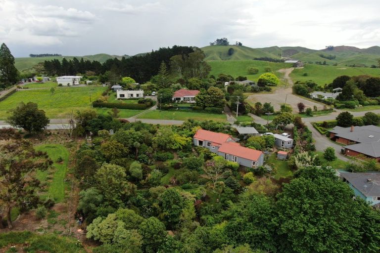 Photo of property in 37 Abbotsford Road, Waipawa, 4210
