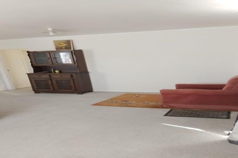 Photo of property in 2/8 Quiet Street, Te Atatu South, Auckland, 0610