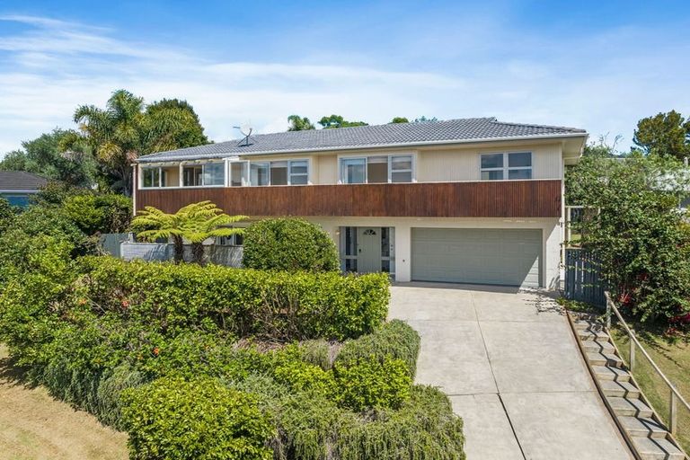 Photo of property in 11 Hague Place, Birkenhead, Auckland, 0626