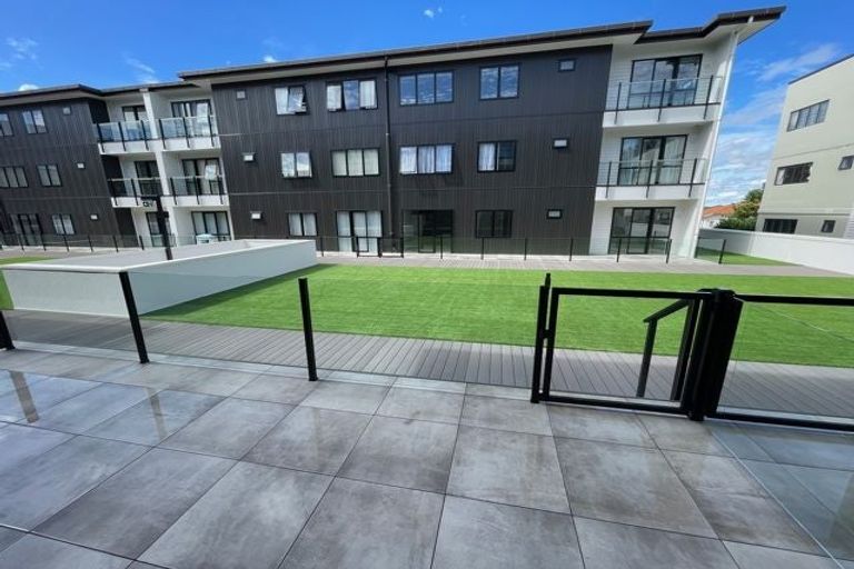 Photo of property in 19/11 Carlos Drive, Flat Bush, Auckland, 2016