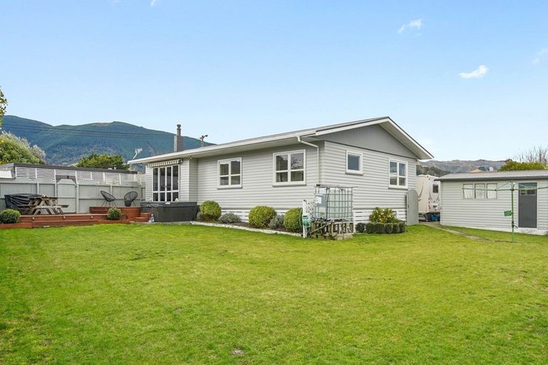 Photo of property in 12 Polstead Road, Stoke, Nelson, 7011