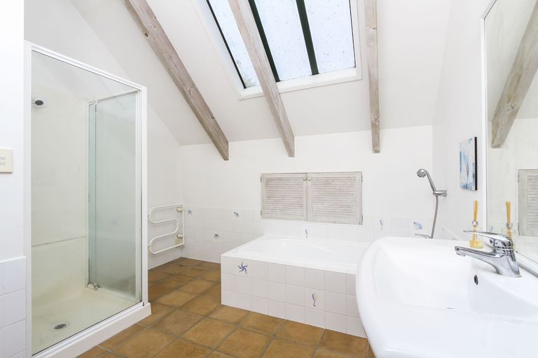 Photo of property in 533 South Titirangi Road, Titirangi, Auckland, 0604