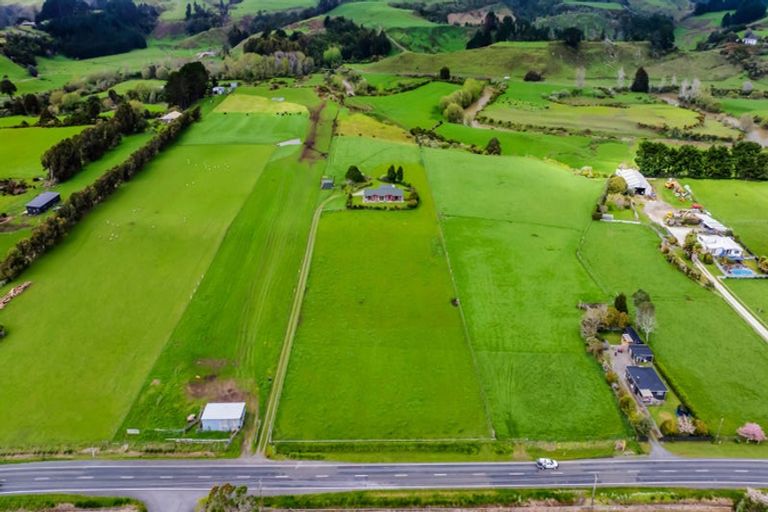 Photo of property in 196 Mokau Road, Urenui, 4377
