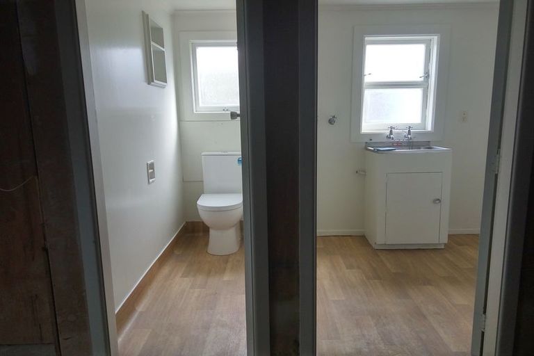 Photo of property in 17 Thurleigh Grove, Karori, Wellington, 6012